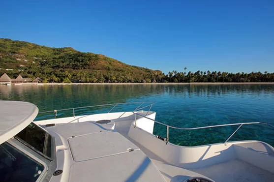 Motorkatamaran neu wie gebraucht: kaufen, finanzieren oder leasen