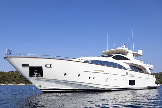 Motoryacht neu wie gebraucht: kaufen, finanzieren oder leasen